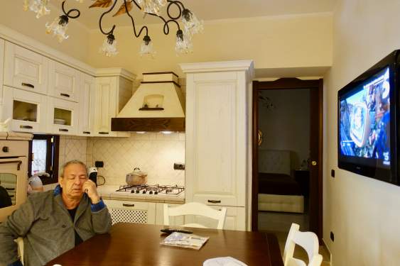 現在は改装して綺麗になっているが、ここに両親と家族５人で住んでいた