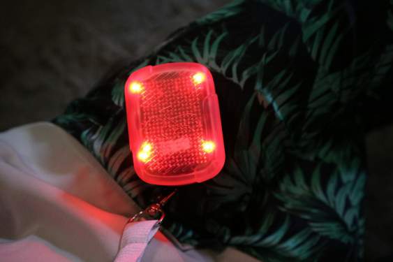 ジョットの鐘楼で手渡されるアラーム。ソーシャルディスタンスが守れていないとランプが赤く点灯しブザーが鳴る