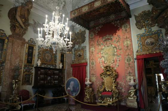 La Sala del Trono （王位の間）