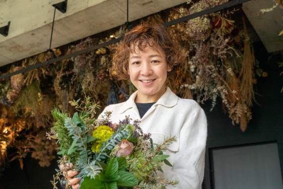 フラワーデザイナー梶谷奈充子さん