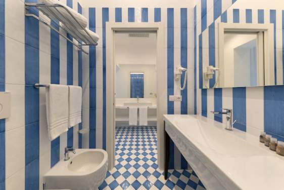 Luxury Four Bedroom Home（https://sorrentovibes.kross.travel/luxury-4-bedroom-apartment）（Fonte: SorrentoVibes（https://www.sorrentovibes.com））