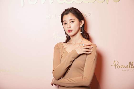 朝比奈彩さん