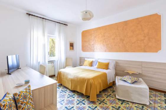 Valeria’s Home（https://sorrentovibes.kross.travel/valerias-home?from=2021-11-14&to=2021-11-17&guests_rooms=5%2C0）（提供: SorrentoVibes（https://www.sorrentovibes.com））