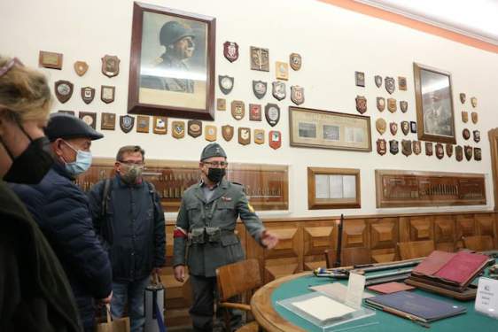 第二次世界大戦中に軍事工場があった場所につくられた地下シェルター