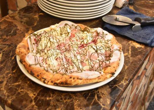 PIZZERIA BRACERIA CESARI!!（ピッツェリア ブラチェリア チェザリ!!）