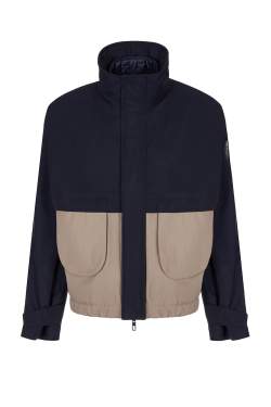 ブルゾン 撥水テクニカルツイル製　550,000円（税込）／GIORGIO ARMANI（ジョルジオ アルマーニ）