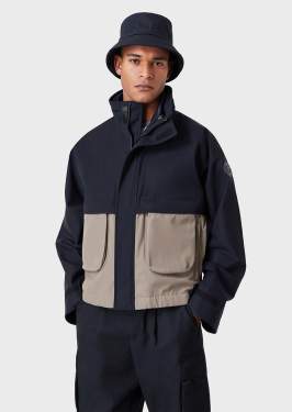 ブルゾン 撥水テクニカルツイル製　550,000円（税込）／GIORGIO ARMANI（ジョルジオ アルマーニ）