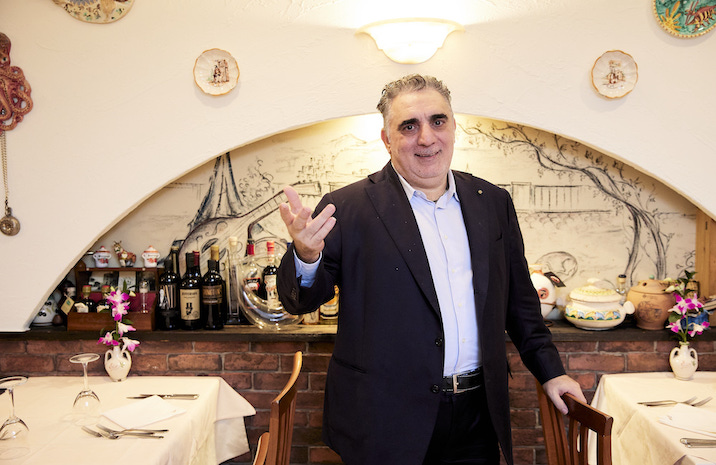 本格イタリアンオーナー、エリオさん直伝のカルボナーラ！本物のカルボナーラは炭の味