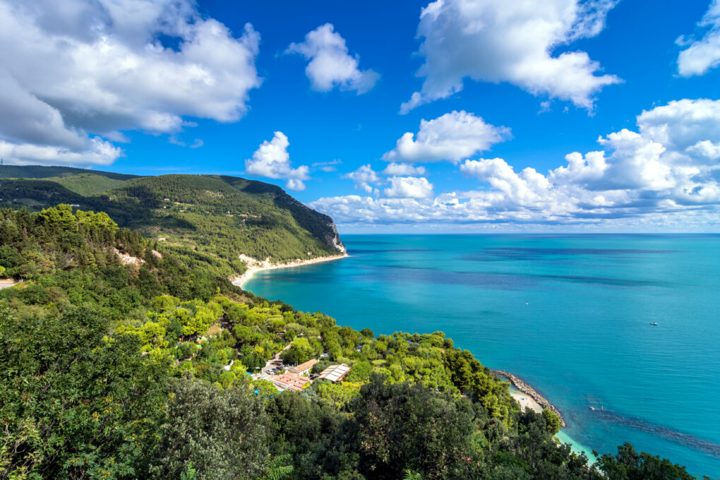 イタリア・マルケ州の海岸線
