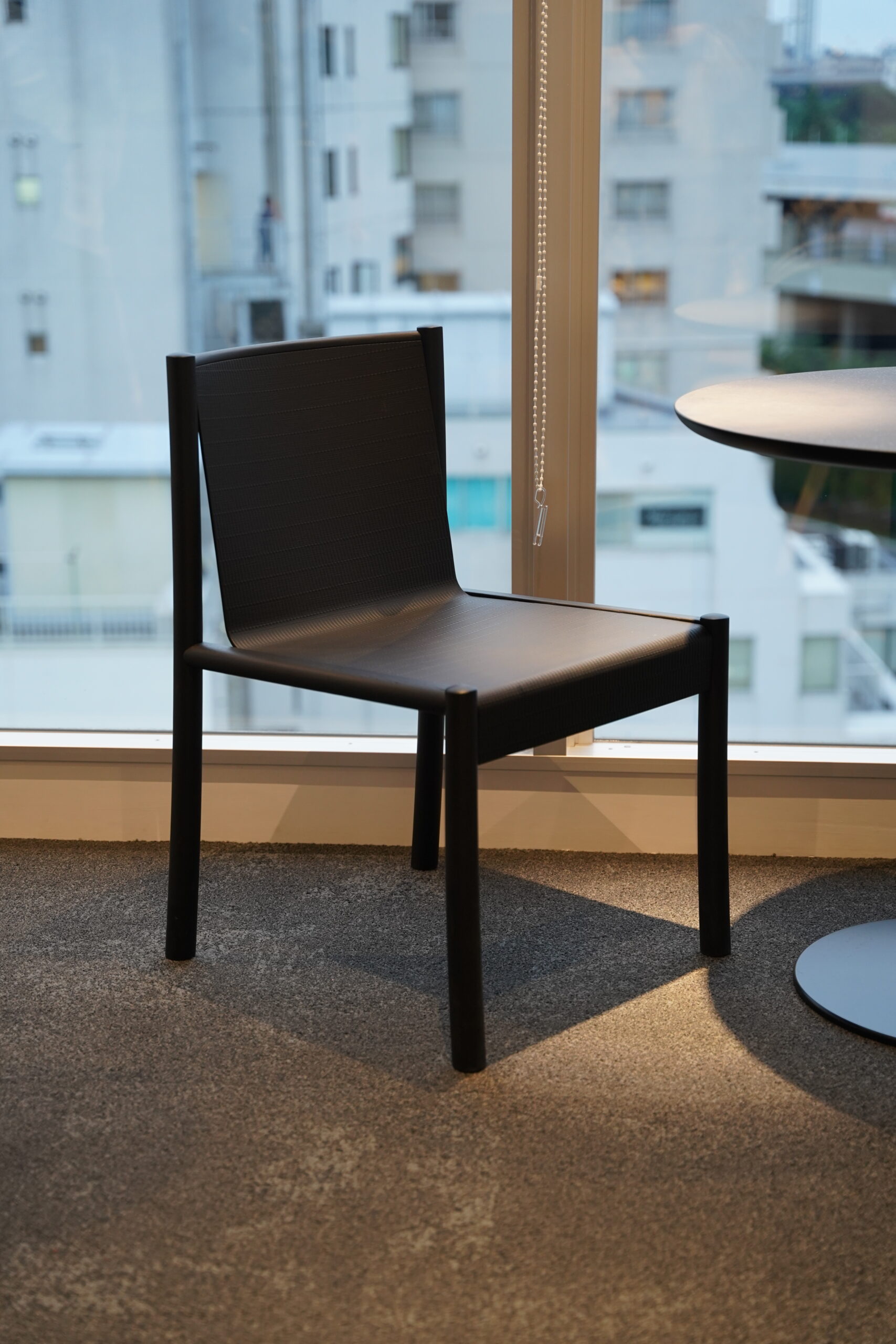 アルペールの新作家具「Kata Chair カタ チェア」