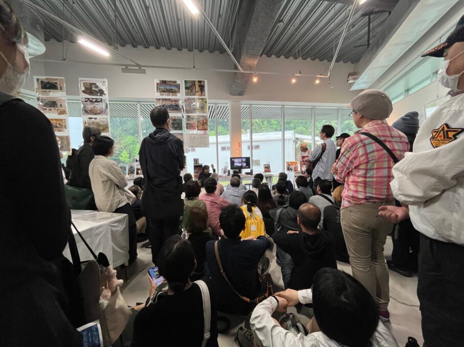 大塚康生展の会場の様子。名作「ルパン三世 カリオストロの城」の裏話を解説