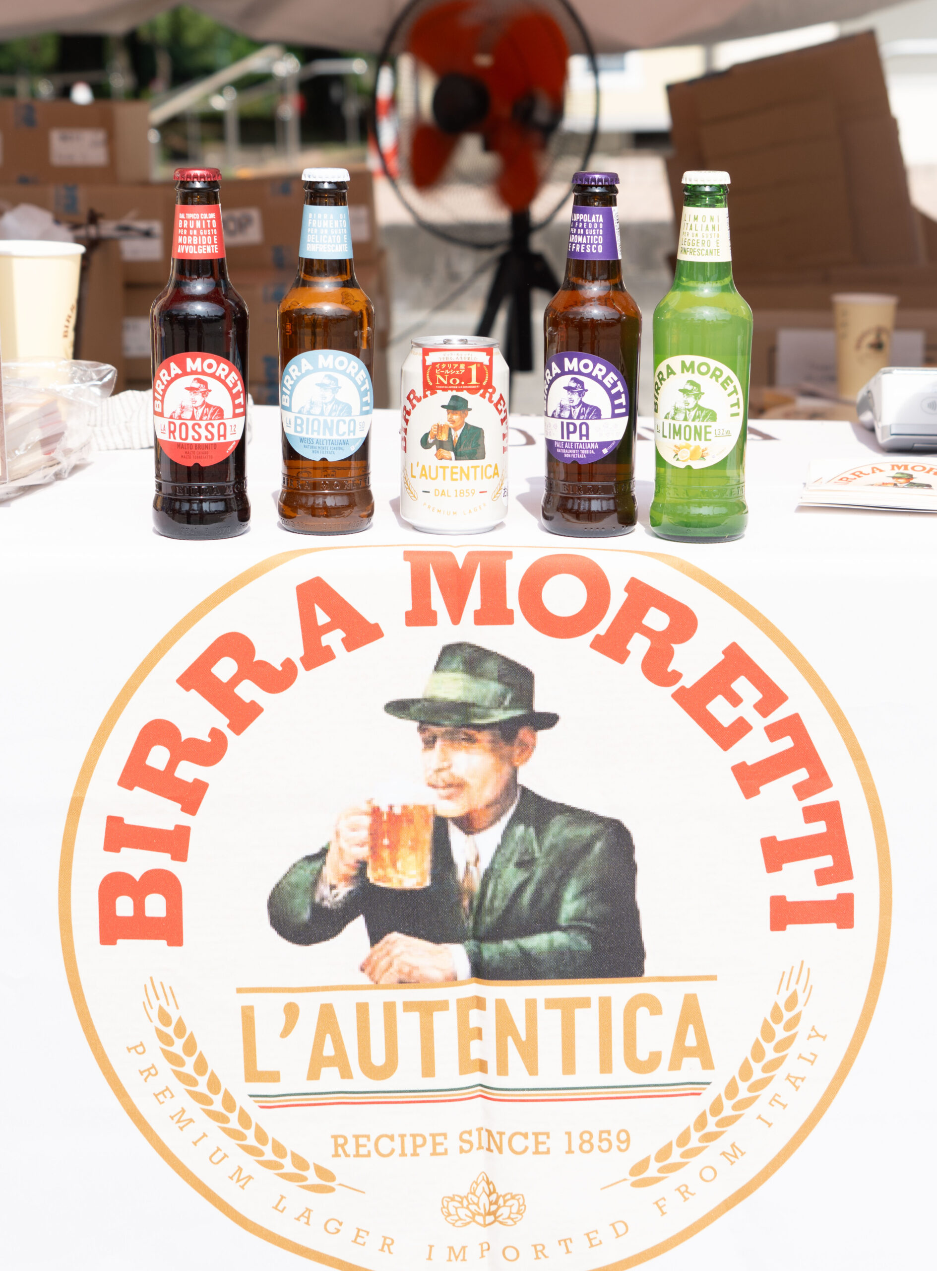 BIRRA MORETTIの瓶ビールと缶ビール