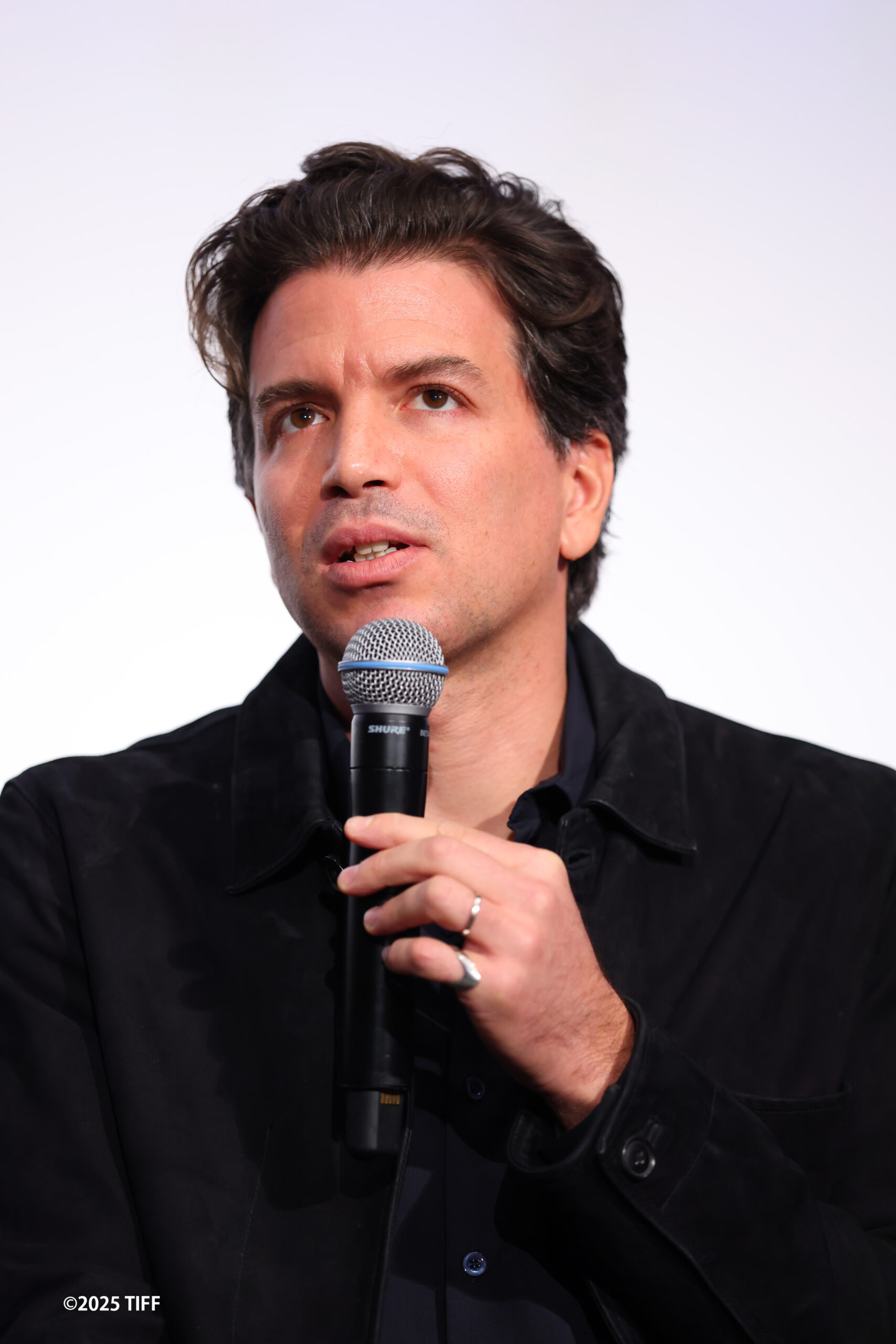 質問に答えるアレッシオ・リゴ・デ・リーギ監督