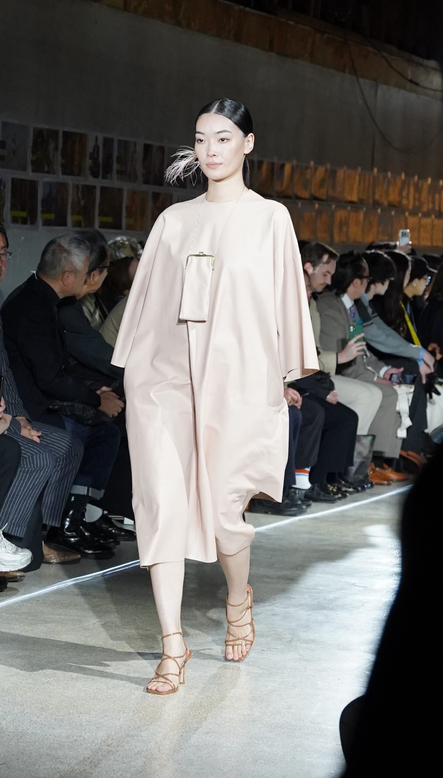 ファッションショーのランウェイ