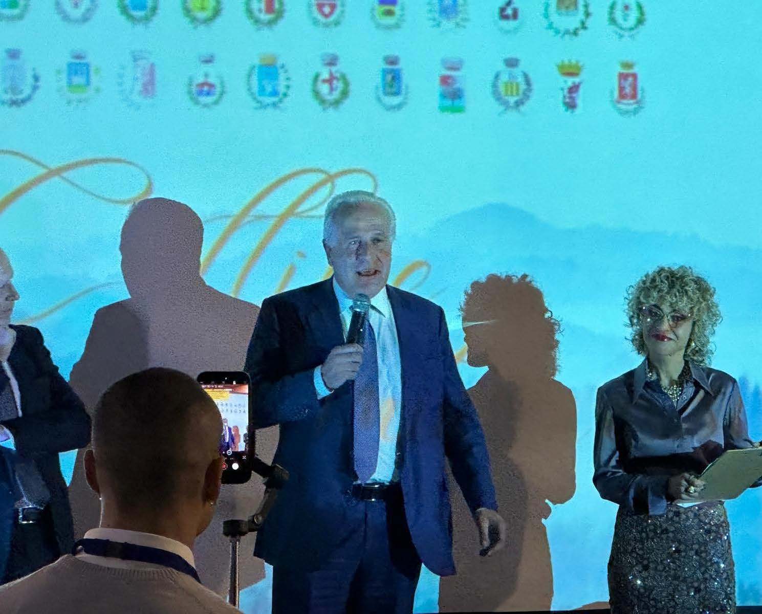 トスカーナ州知事やサン・ミニアートの市長も参加したイベント