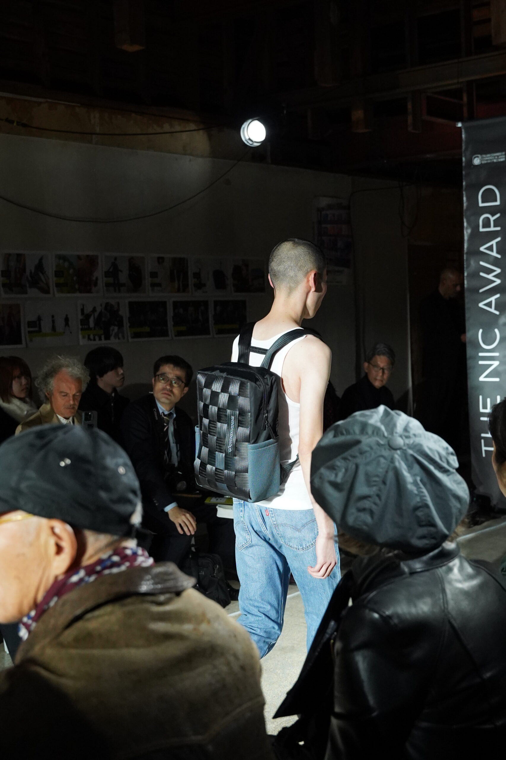 ファッションショーのランウェイ