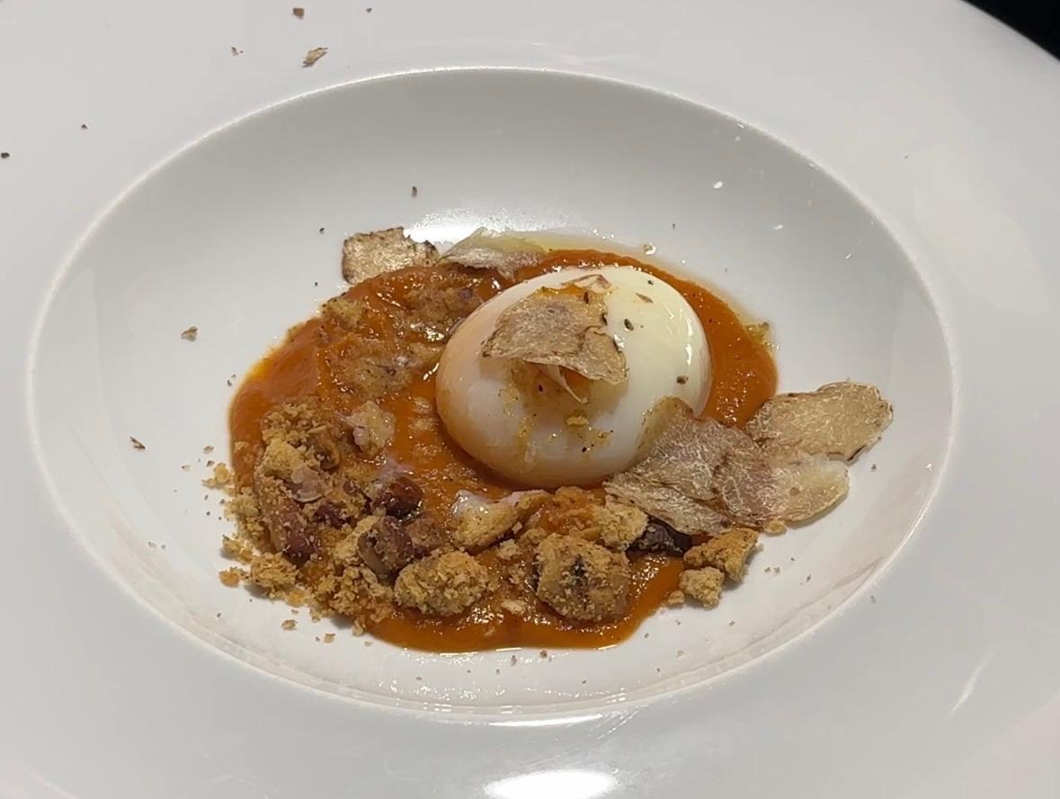 白トリュフと半熟卵の料理