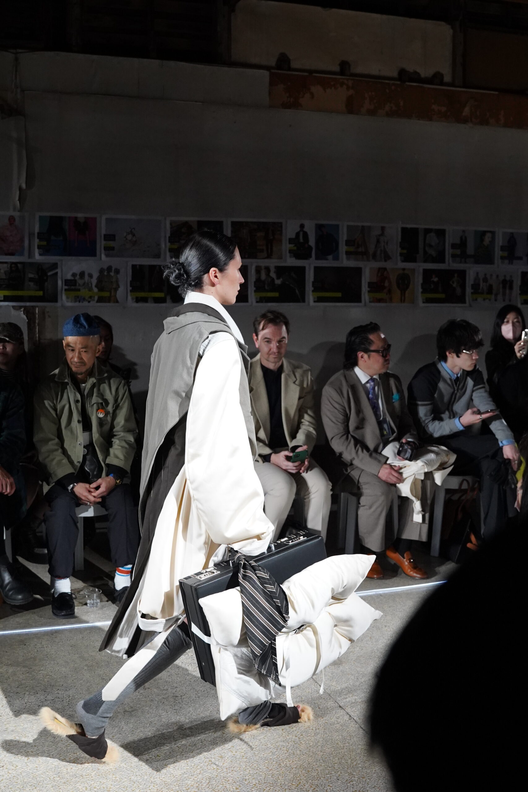 ファッションショーのランウェイ