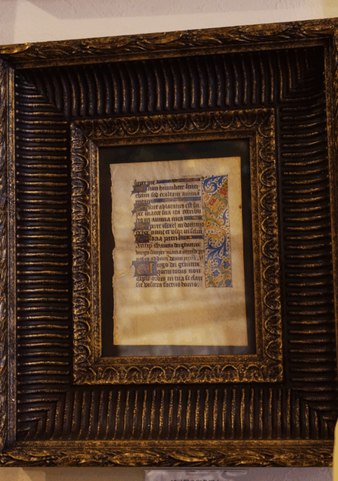 額装した15世紀の時祷書