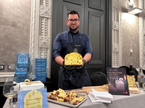 栗のパネットーネとマヌエル・マイオラノ氏