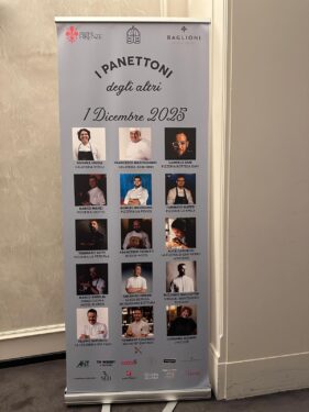 パネットーに祭りのポスター