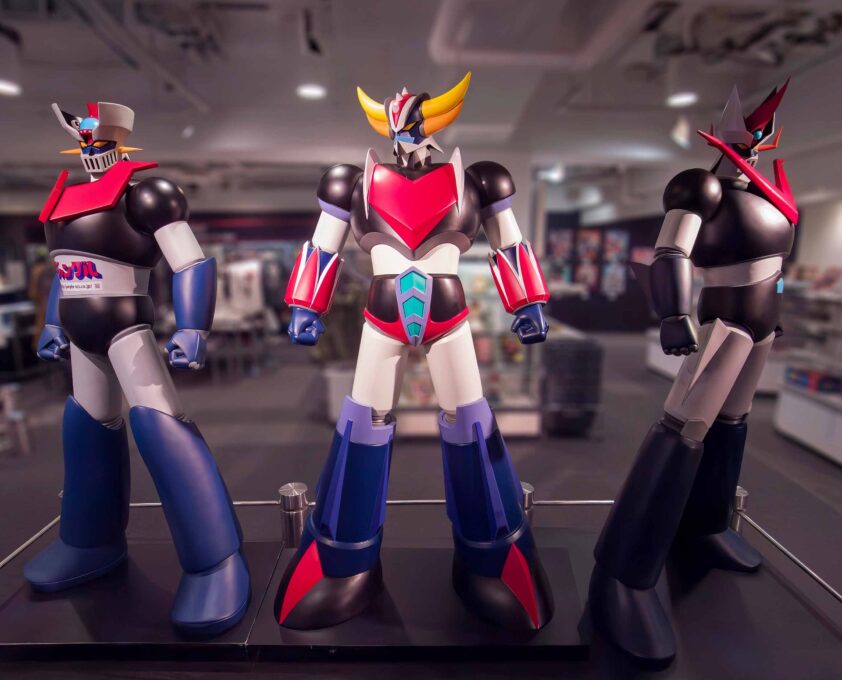 漫画家・永井豪先生の代表作でもあるマジンガーZ（左）、グレンダイザー（中央）、グレートマジンガー（右）。【2017年に開催された永井豪先生の画業50周年を記念したイベント「DYNAMIC 豪！50！GO！ -GO NAGAI 50th ANNIVERSARY-」の様子】