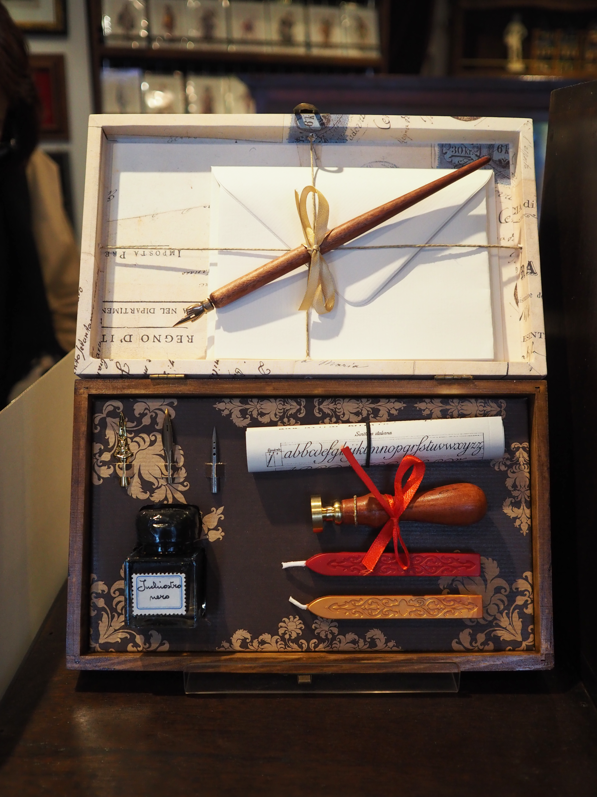 シーリングスタンプと木軸ペンのレターセット