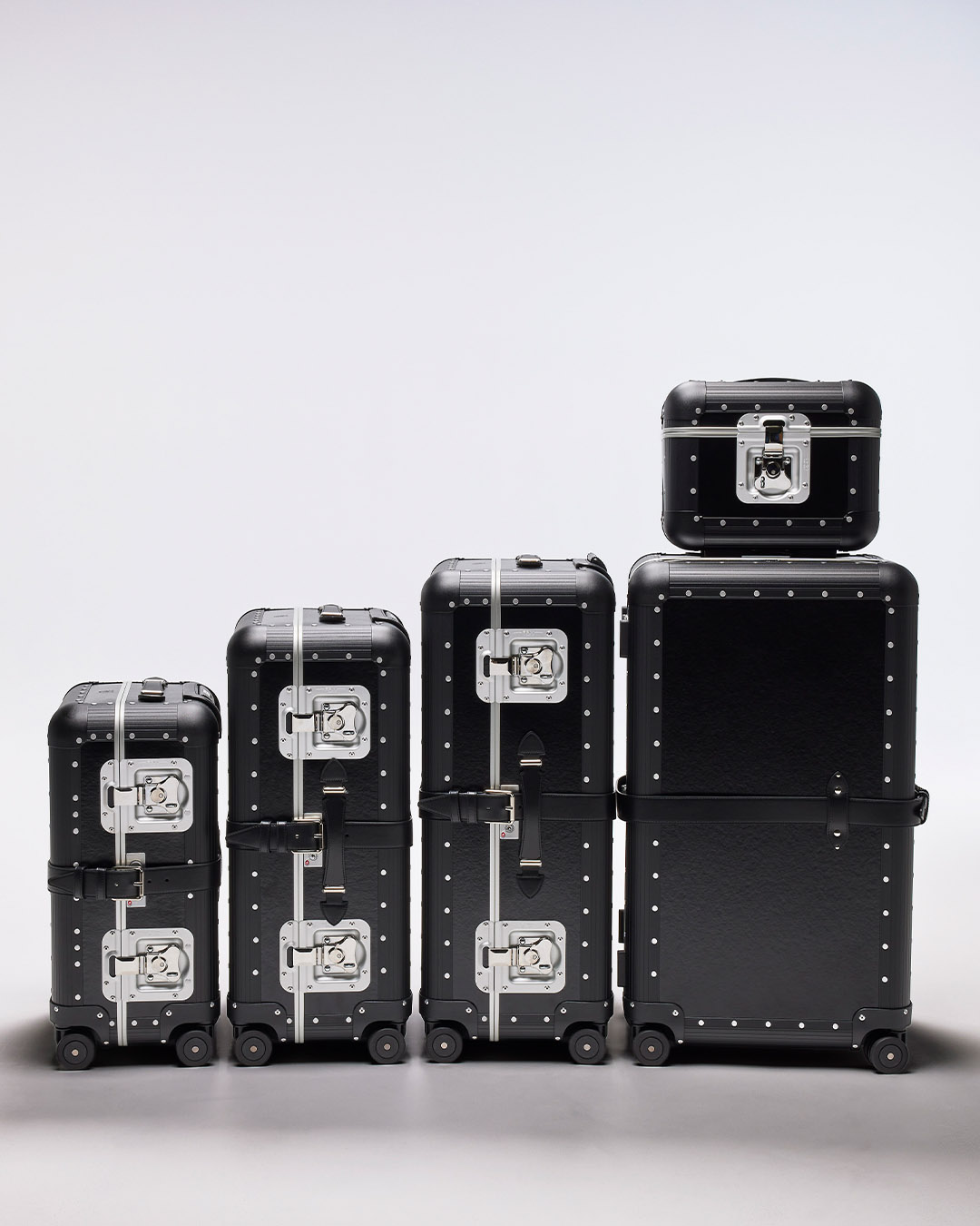 FPM MILANO×グローブ・トロッターブラックカラーのコレクション