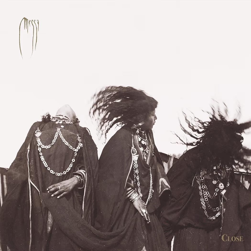 Messaのアルバム『Close』のジャケット