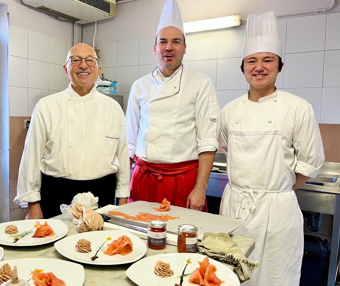 オーナーシェフのセルジオさんとスーシェフのマルコさん、菊池シェフ
