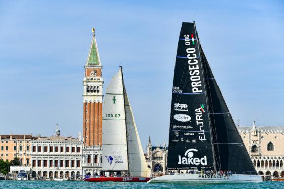 ヨットレース「バルコラーナ」を支えるプロセッコDOC