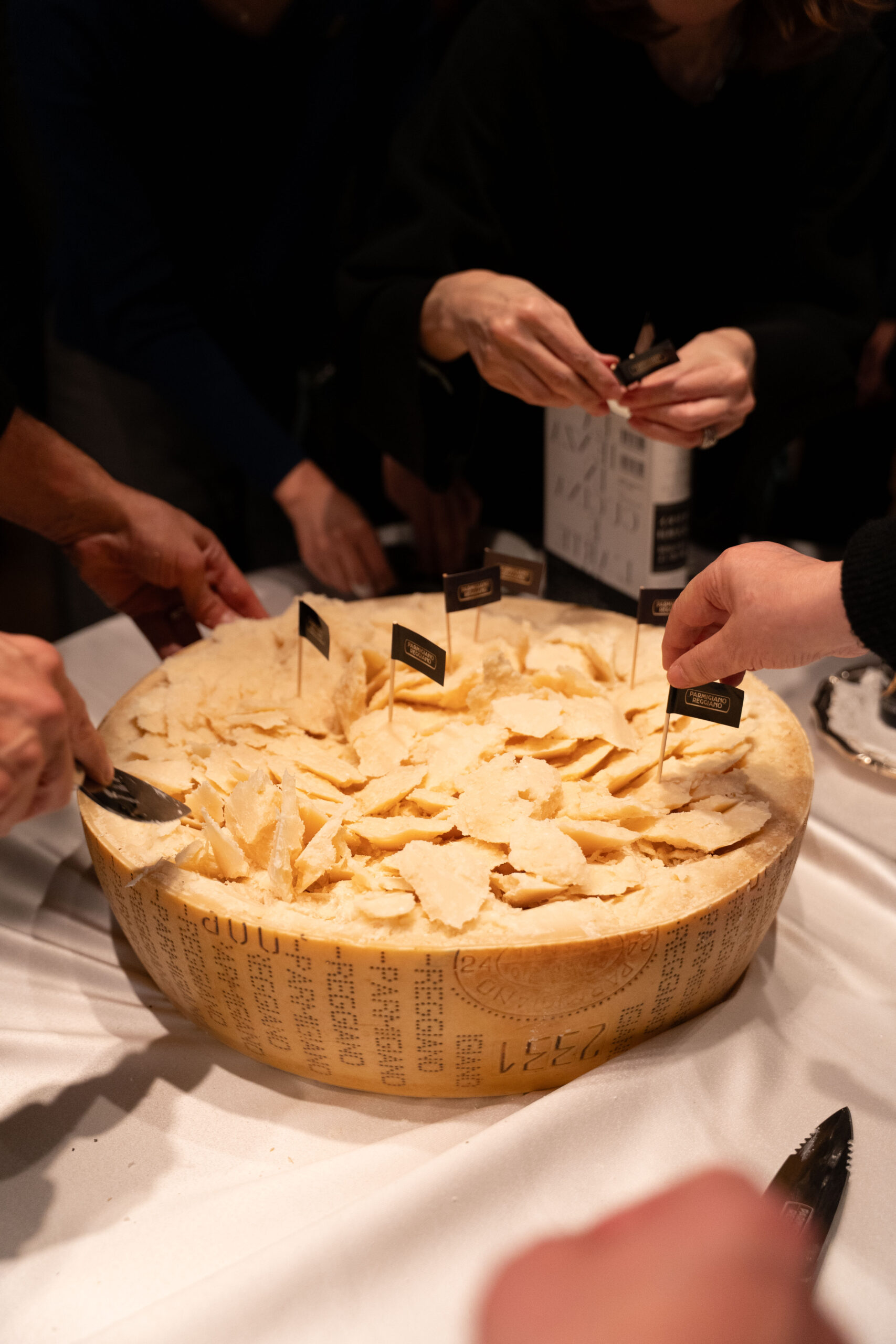 カットされたパルミジャーノ・レッジャーノ