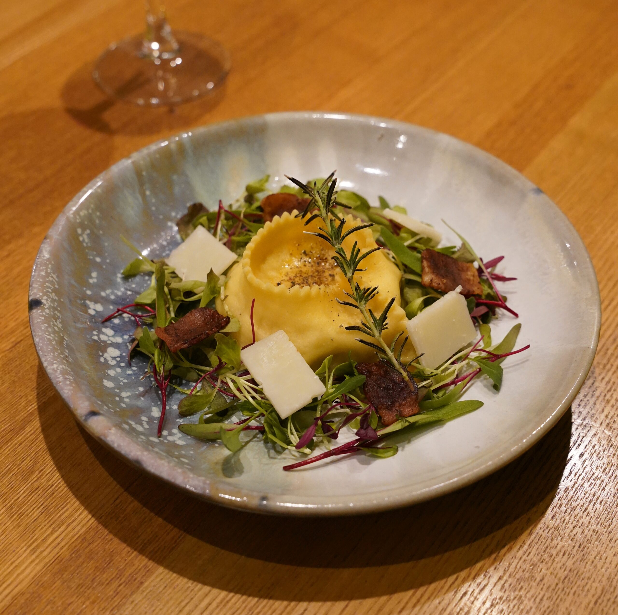 完成したパッパルデッラ・リピエーナ・アラ・カルボナーラ