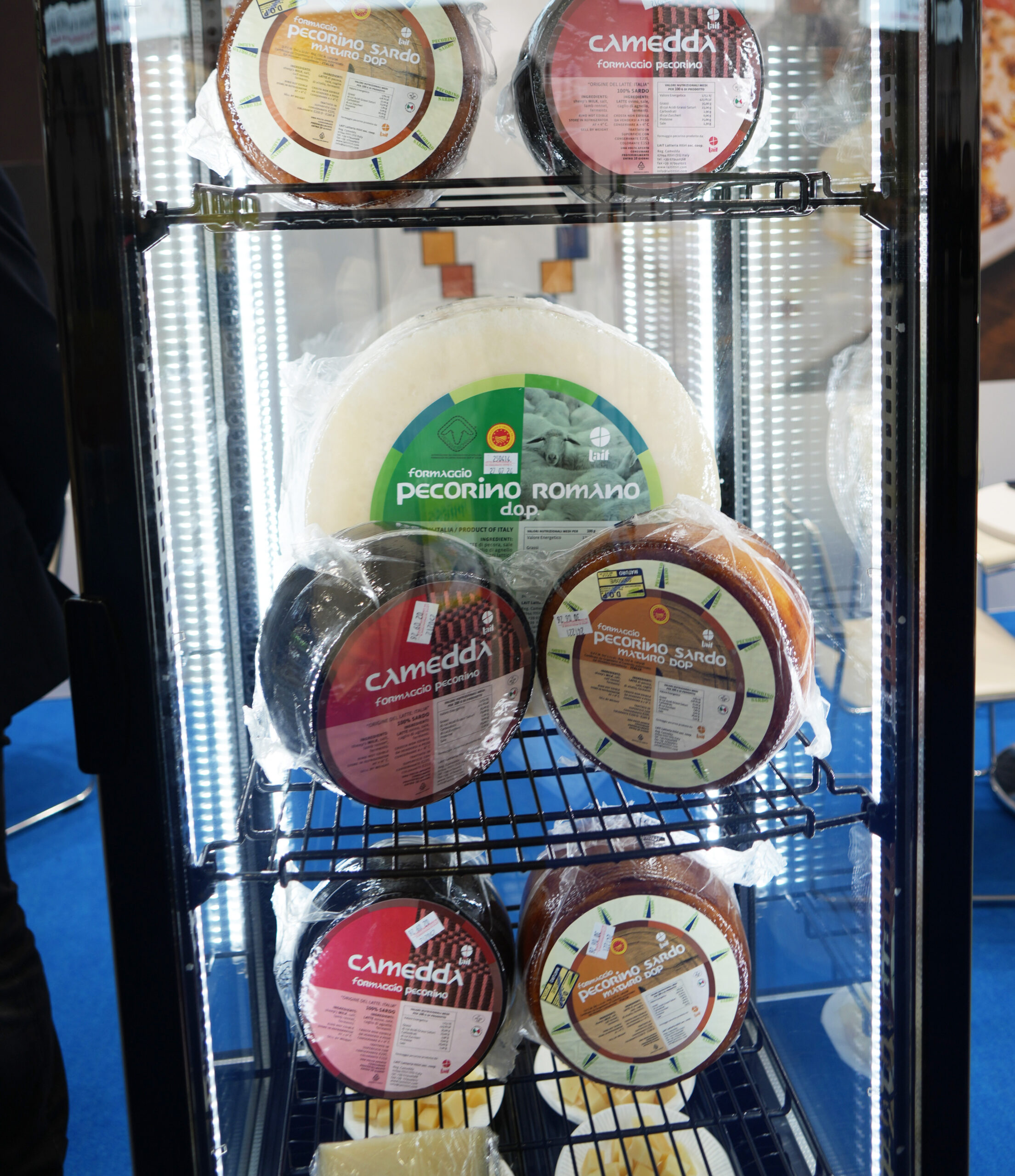 Lait Latteria Ittiriの商品ディスプレイ