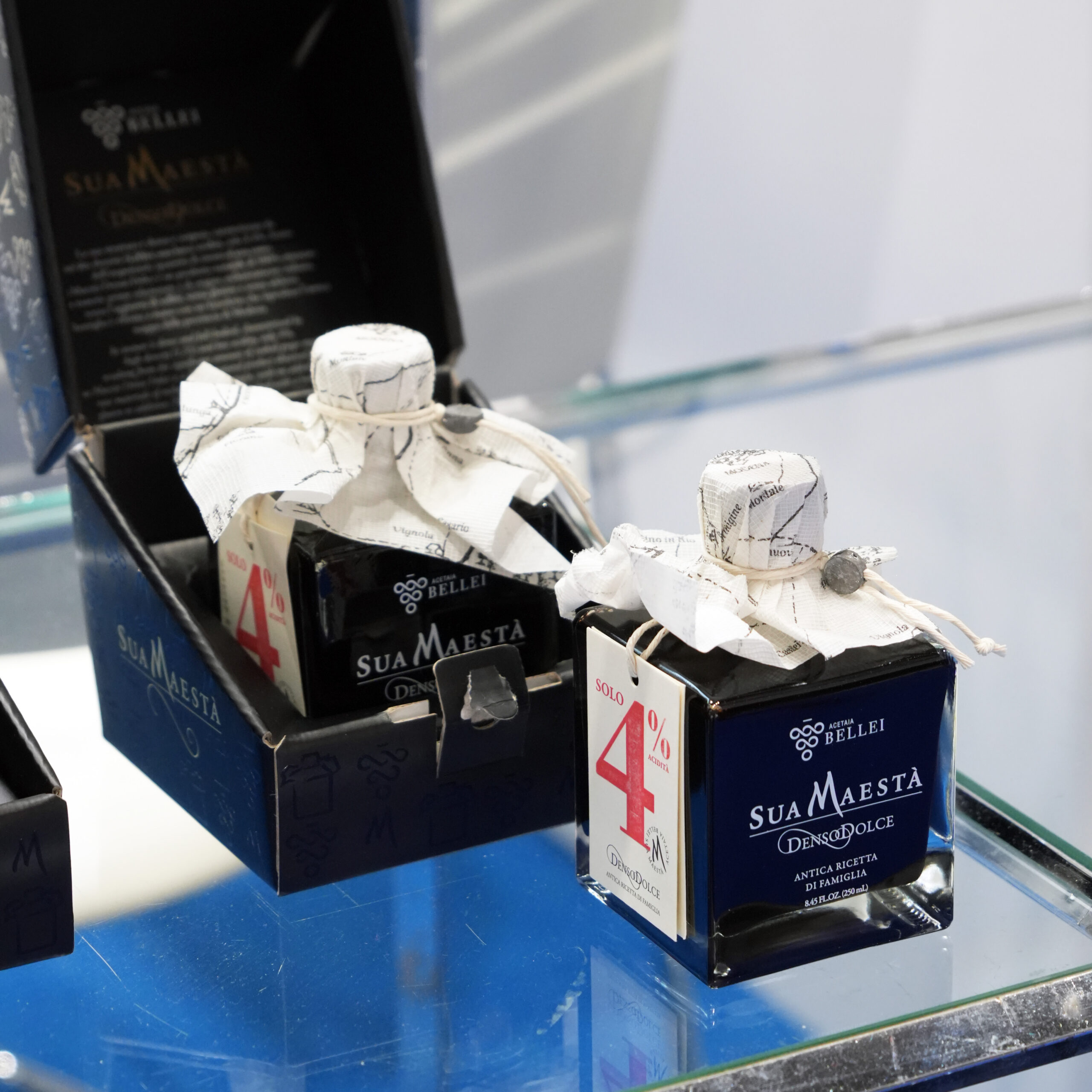 スクエアボトルのバルサミコ