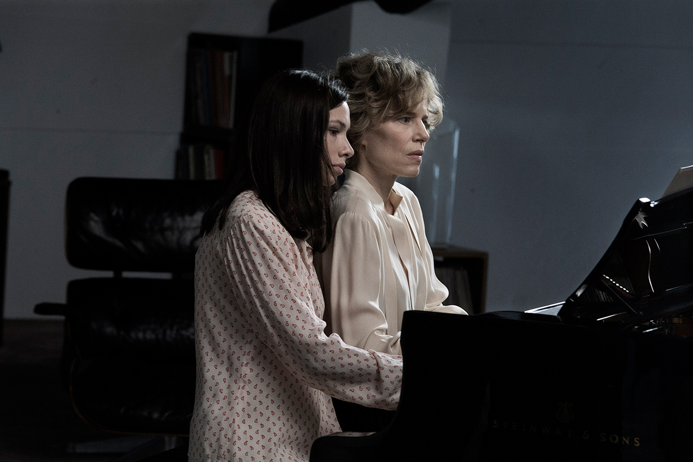 映画「隣り合わせの人生」の場面