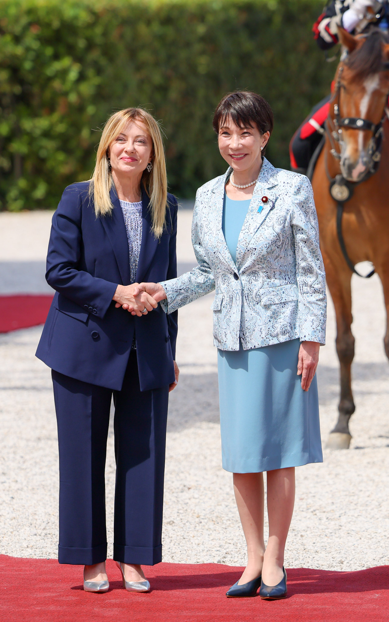 イタリア歓迎式典でのメロー二首相と高市首相