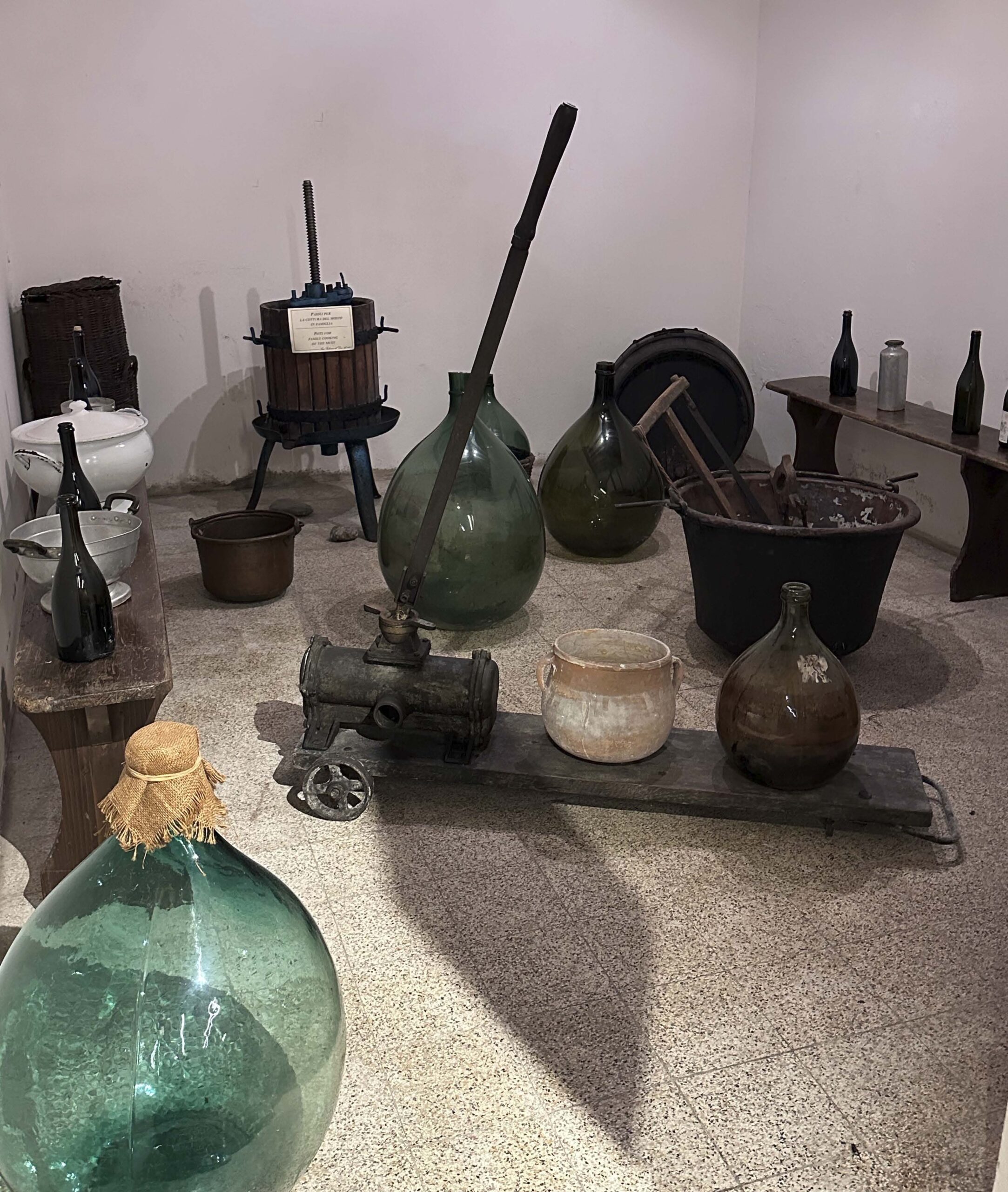 バルサミコ酢作りの道具