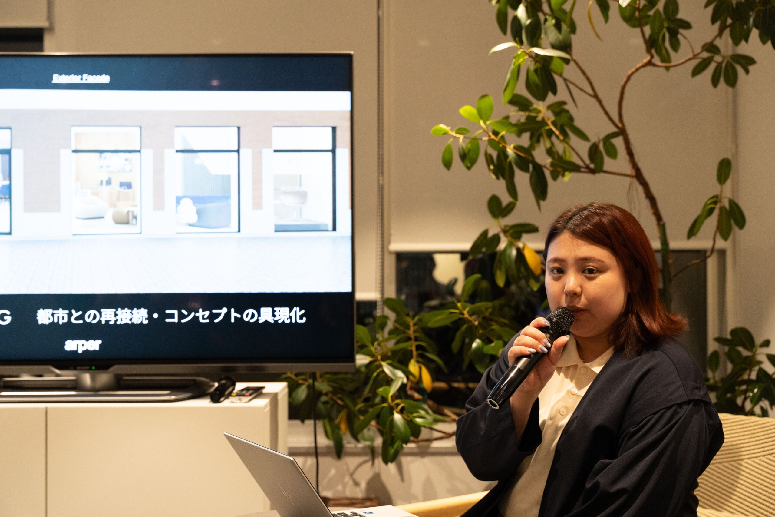 ミラノサローネ報告会で話す 竹田仁美さん