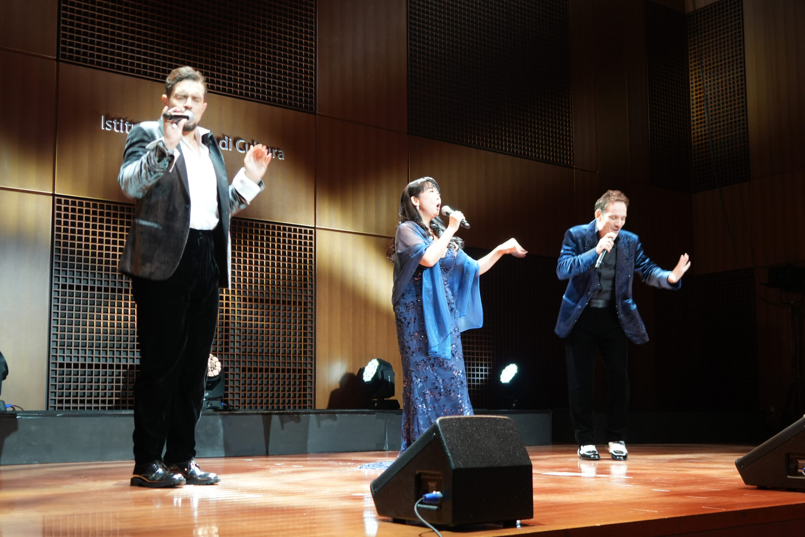 3人のソリストが共演したナンバー