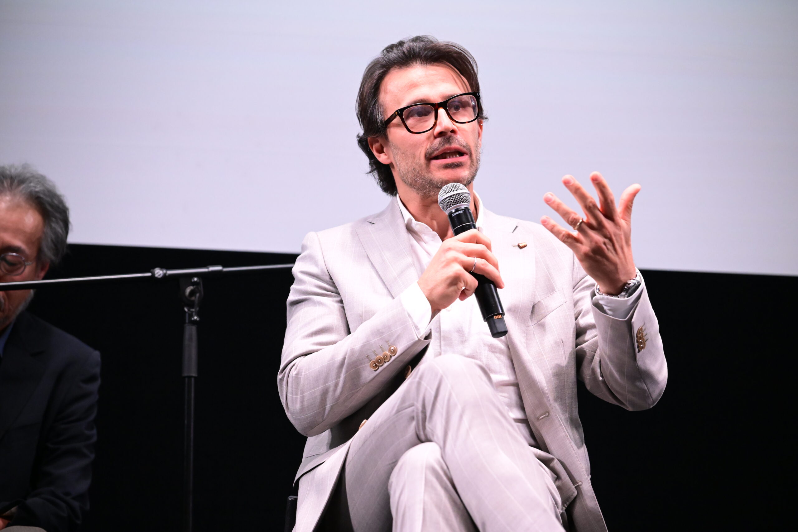 『地獄が来たとしても』上映後、質疑応答のサムエレ・ロッシ監督