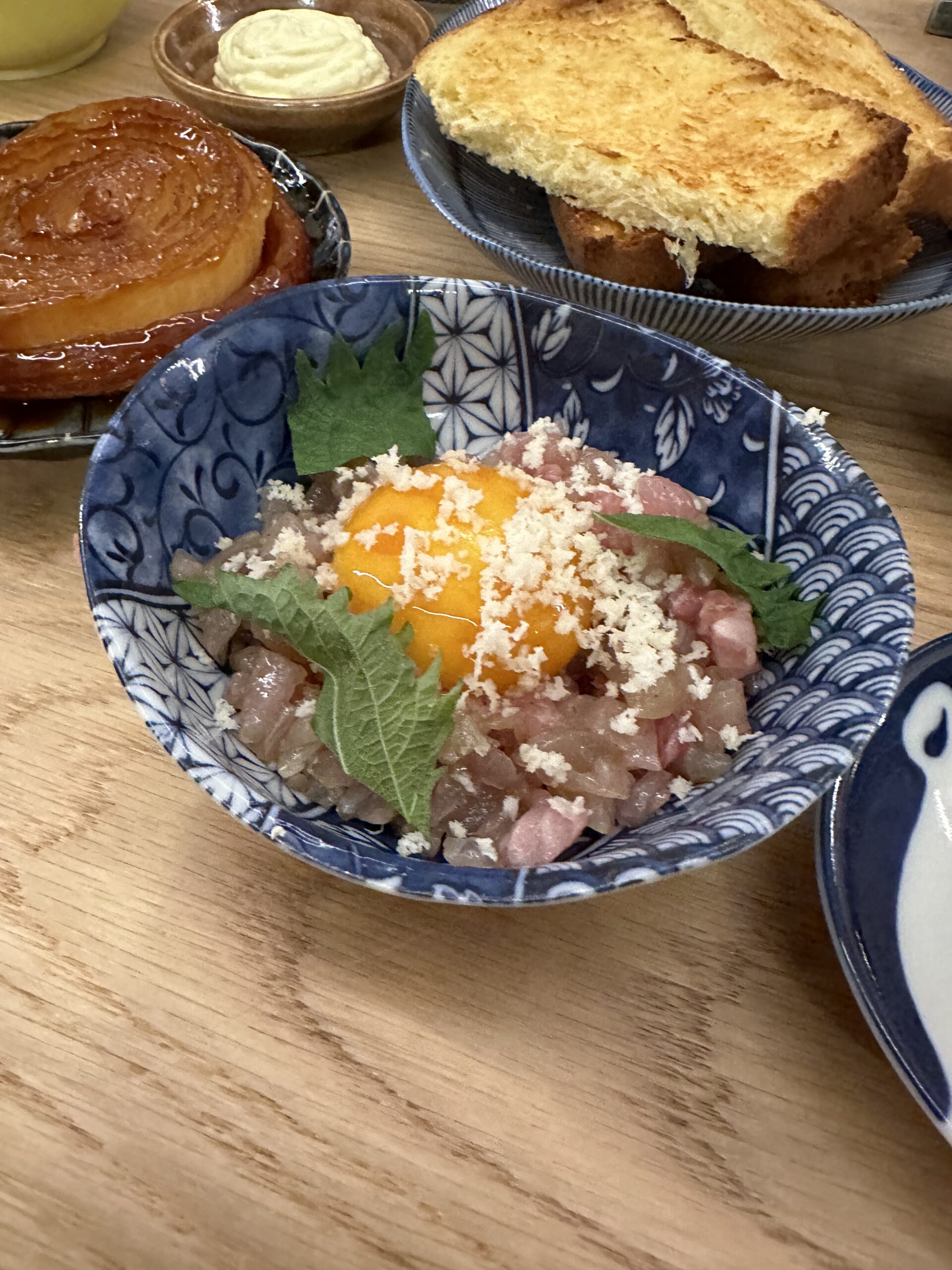 SANTABARBARAのユッケ風料理